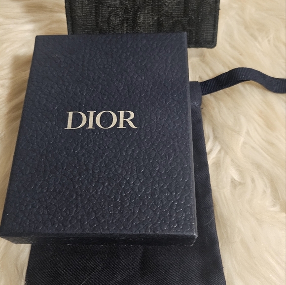 AUTHENTIC DIOR OBLIQUE COMPACT WALLET (full inclusion) - Picture 4 of 8